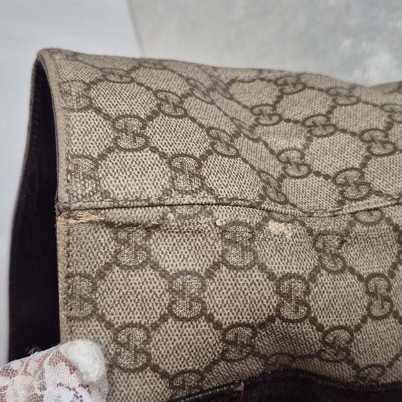 Gucci GG Supreme Vintage Small Tote Bag - Picture 12 of 17